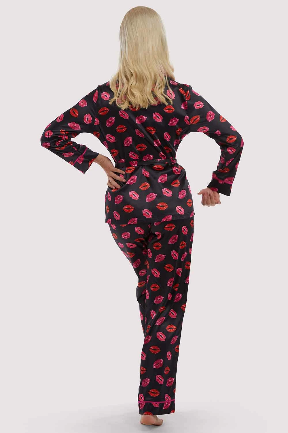 Cheap 💯 Bettie Page Lingerie Kiss Print Tie PJ Top And Bottom ⭐ 3 Bettie Page Lingerie Kiss Print Tie PJ Top And Bottom