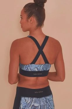 Wolf & Whistle Cross Back Bra Snake Activewear