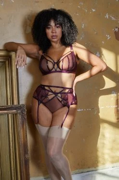 Hustler Kelly Wine PVC Cut Out Curve Suspender