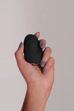 New ๐งจ Je Joue Mimi Soft Clitoral Vibrator Black ๐ 8 Je Joue Mimi Soft Clitoral Vibrator Black