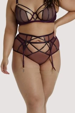 Hustler Kelly Wine PVC Cut Out Curve Suspender