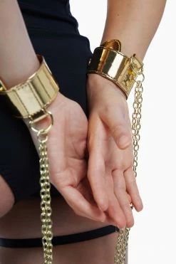 Regalia Chain Detail Cuffs Gold