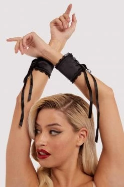 Kiss Me Deadly Schall Satin Bondage Starter Kit New In Accessories