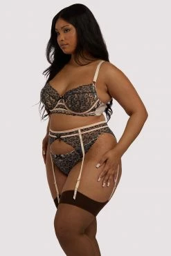 Playful Promises Suspenders Skull & Roses Embroidery Peach Suspender Belt