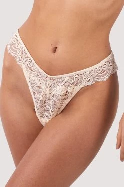 Wolf & Whistle New In Ariana Vanilla Lace Thong