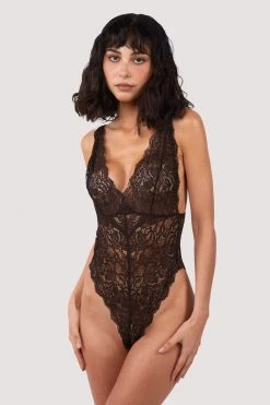 Wolf & Whistle New In Ariana Coffee Lace Body