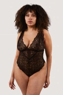Wolf & Whistle New In Ariana Coffee Lace Body