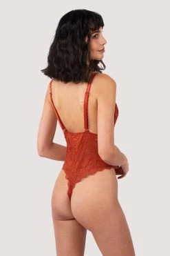 Wolf & Whistle Ariana Ginger Lace Body