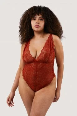 Wolf & Whistle Ariana Ginger Lace Body