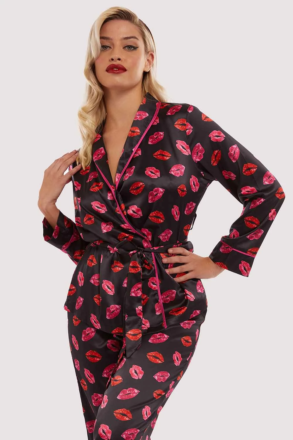 Cheap 💯 Bettie Page Lingerie Kiss Print Tie PJ Top And Bottom ⭐ 1 Bettie Page Lingerie Kiss Print Tie PJ Top And Bottom