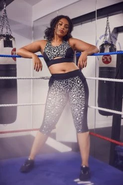 Wolf & Whistle Cross Back Bra Leopard Curve Activewear