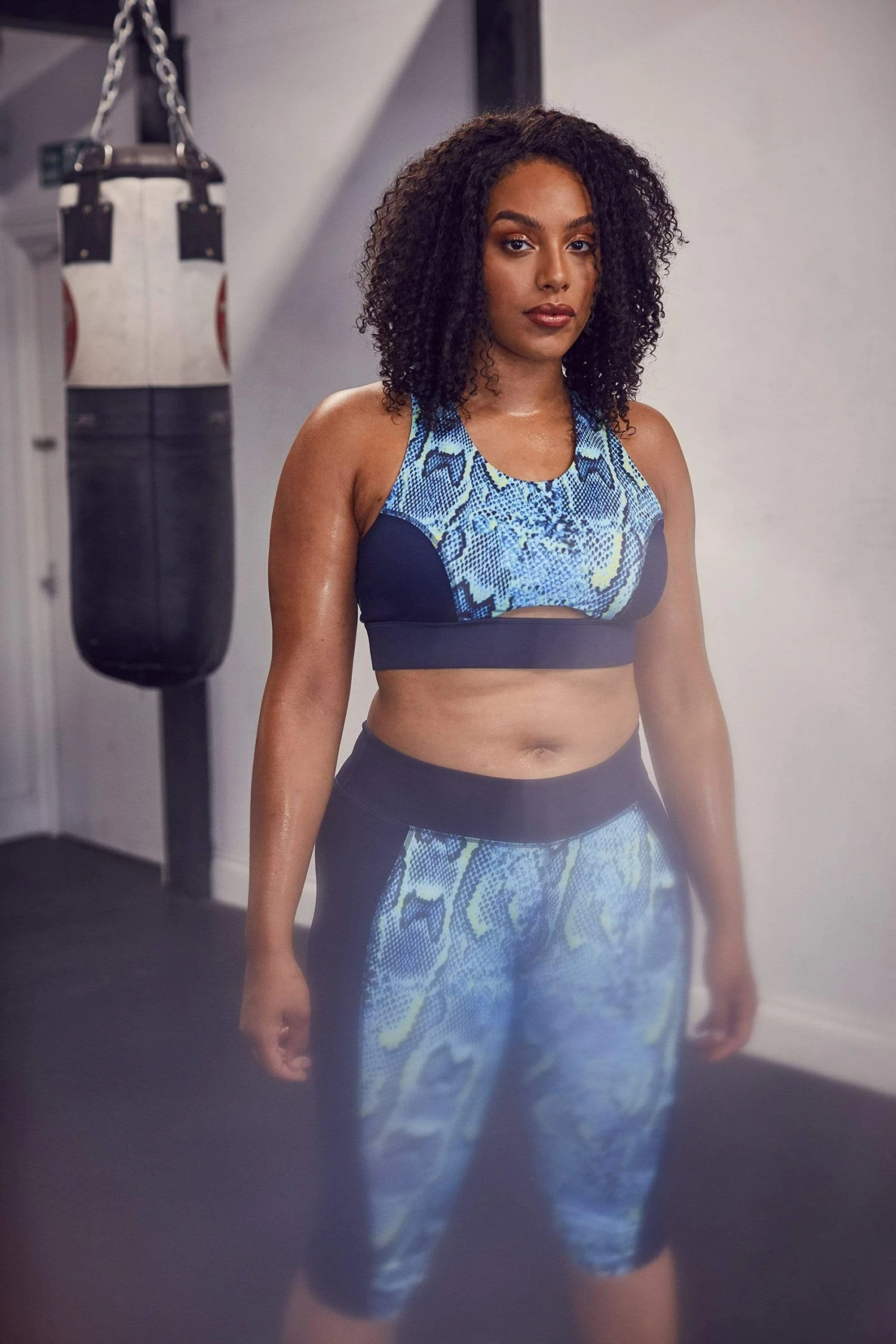 Best Pirce 🛒 Wolf & Whistle Printed Crop Leggings Snake Curve Activewear 🛒 1 Wolf & Whistle Printed Crop Leggings Snake Curve Activewear